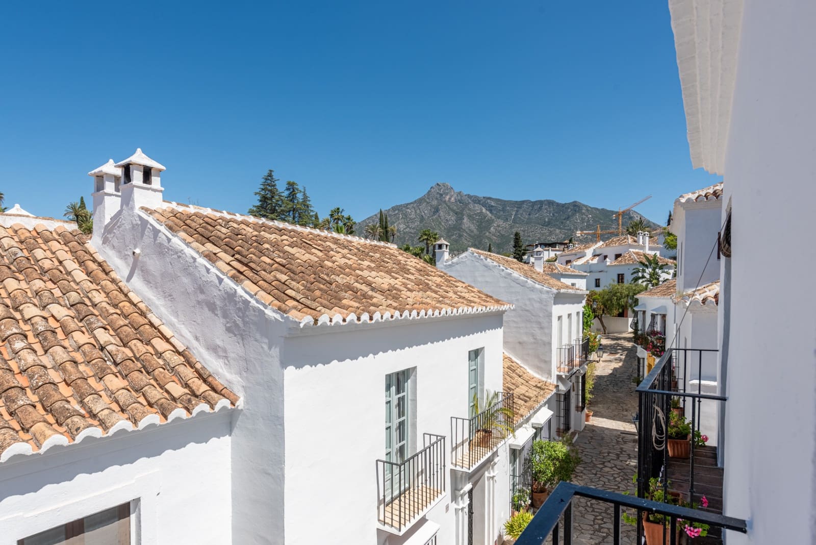 Pareado de 4 habitaciones en Marbella en venta con piscina garaje - 2.490.000 € (Ref: 9629430)