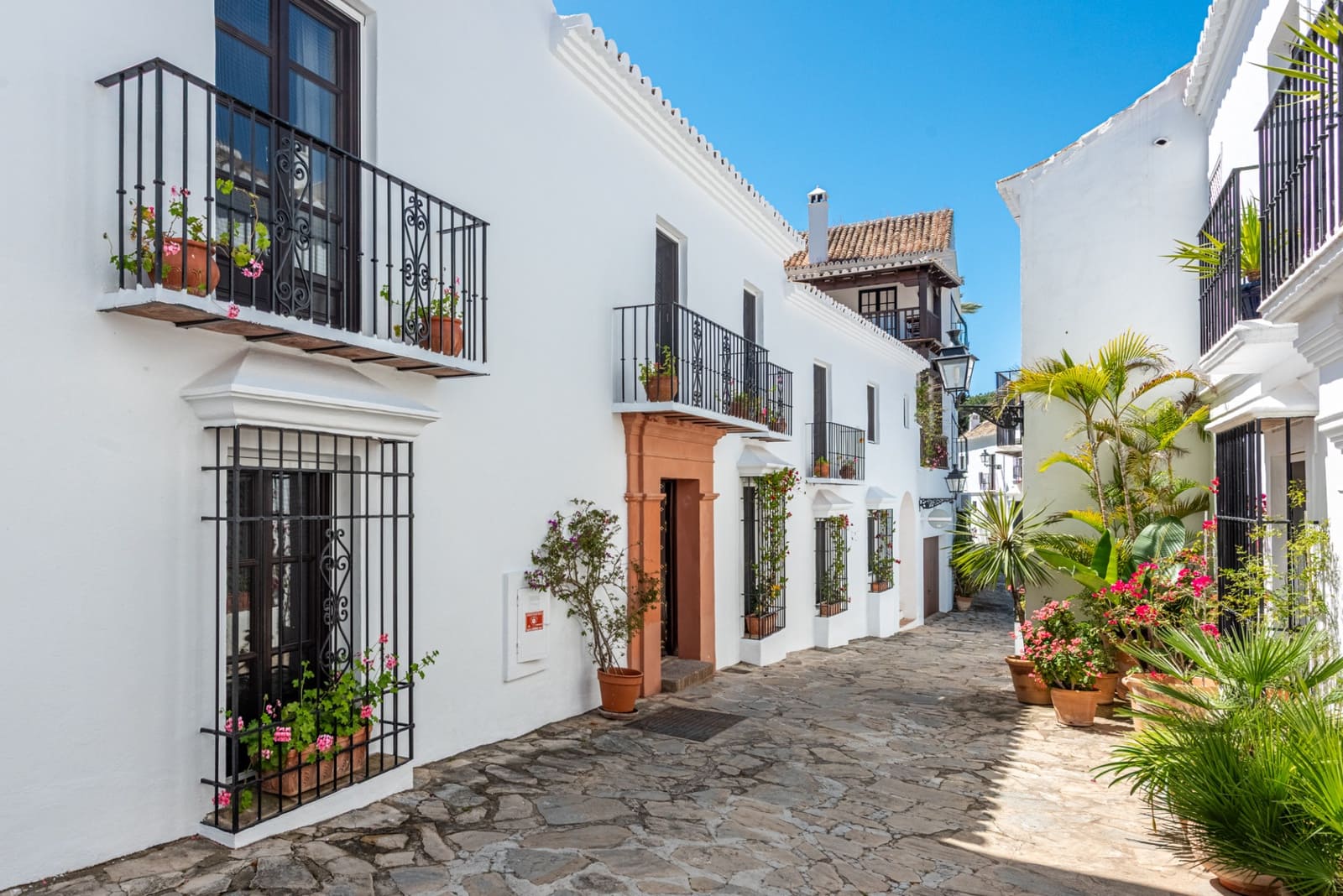 Pareado de 4 habitaciones en Marbella en venta con piscina garaje - 2.490.000 € (Ref: 9629430)