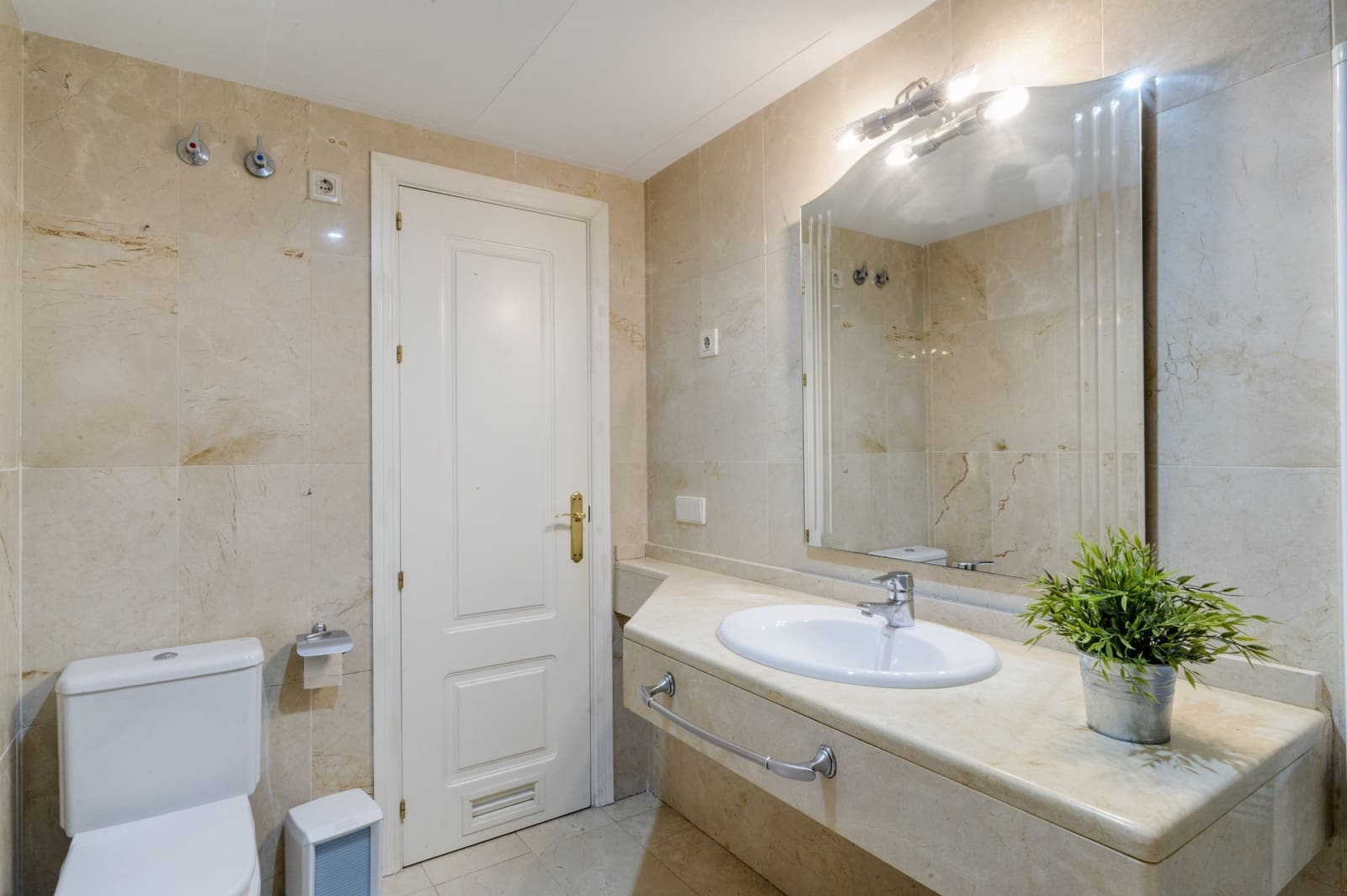 1 chambre Appartement à vendre à Marbella avec piscine - 420 000 € (Ref: 9629431)