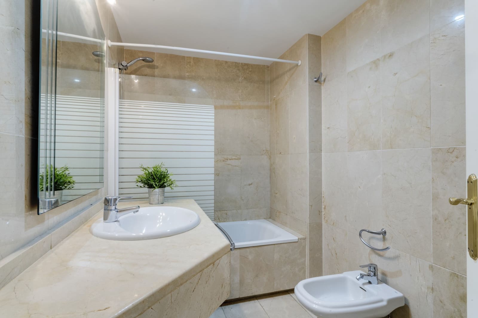 1 chambre Appartement à vendre à Marbella avec piscine - 420 000 € (Ref: 9629431)