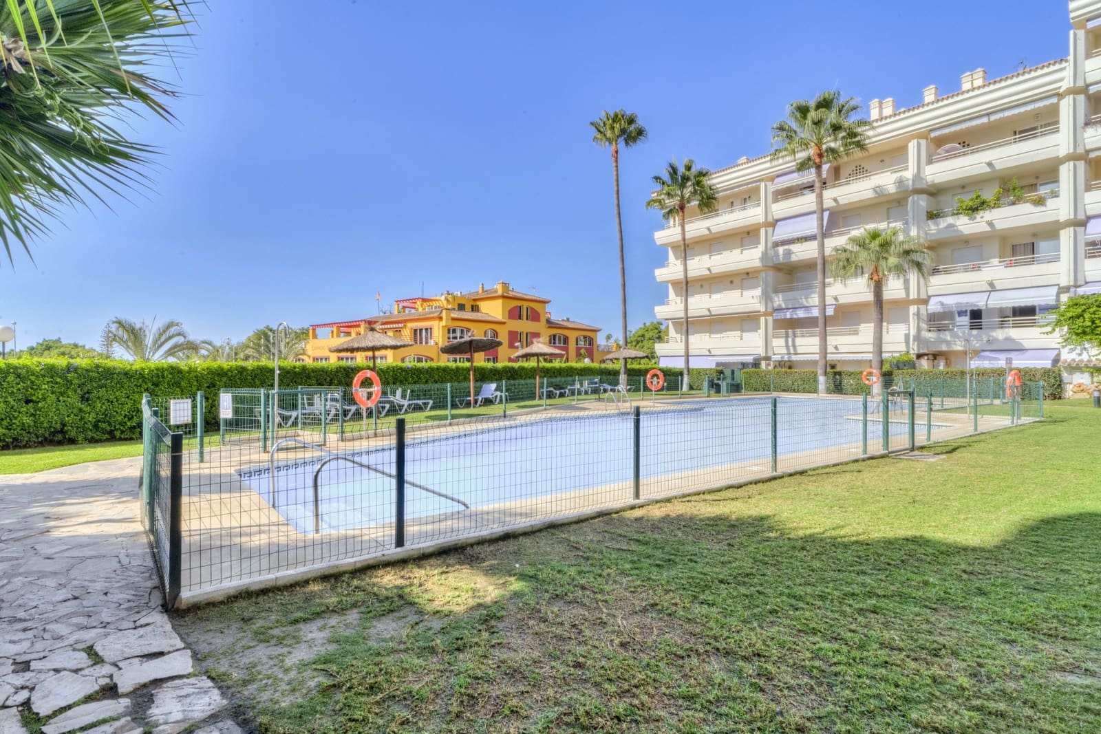 1 chambre Appartement à vendre à Marbella avec piscine - 420 000 € (Ref: 9629431)