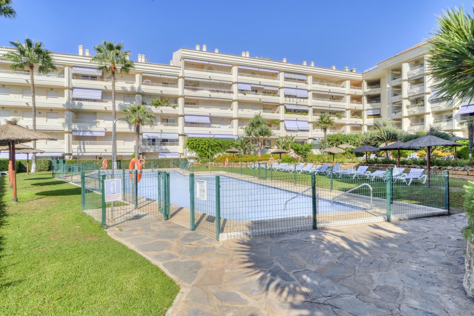 1 chambre Appartement à vendre à Marbella avec piscine - 420 000 € (Ref: 9629431)
