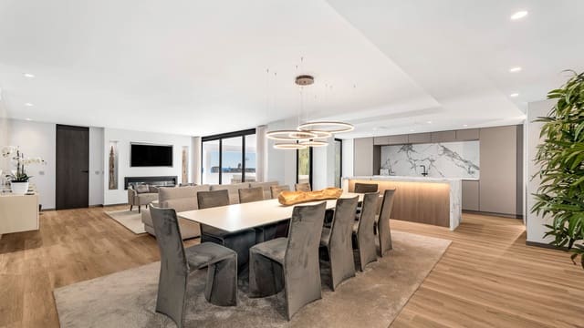 5 soveværelse Lejlighed til salg i Puerto Banus, Marbella med garage - € 2.350.000 (Ref: 9654364)
