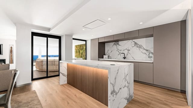 5 soveværelse Lejlighed til salg i Puerto Banus, Marbella med garage - € 2.350.000 (Ref: 9654364)