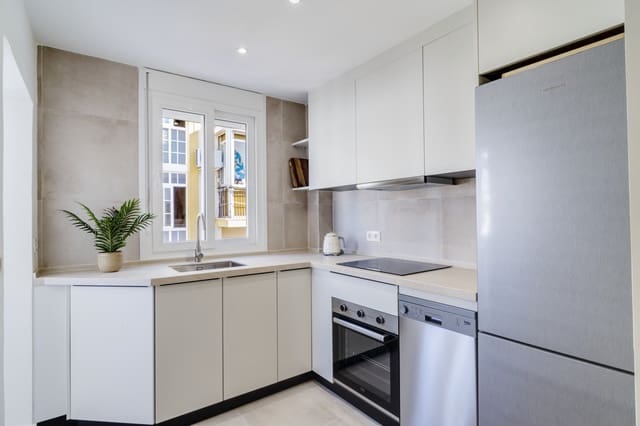 3 slaapkamer Appartement te koop in Puerto de Estepona, Estepona - € 375.000 (Ref: 9654365)