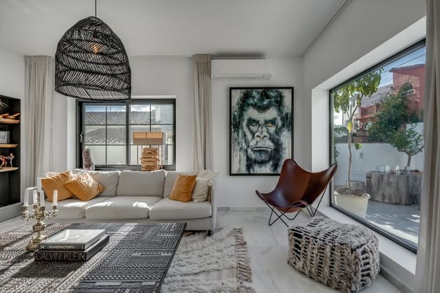 5 soverom Villa til salgs i Nueva Andalucía Centro, Marbella med svømmebasseng garasje - € 1 894 000 (Ref: 9658022)