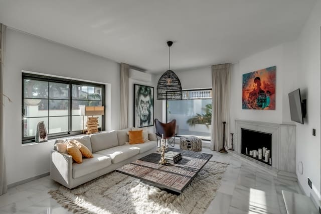 5 chambre Villa/Maison à vendre à Nueva Andalucía Centro, Marbella avec piscine garage - 1 894 000 € (Ref: 9658022)