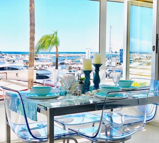 2 soveværelse Lejlighed til salg i Puerto Banus, Marbella - € 985.000 (Ref: 9658023)