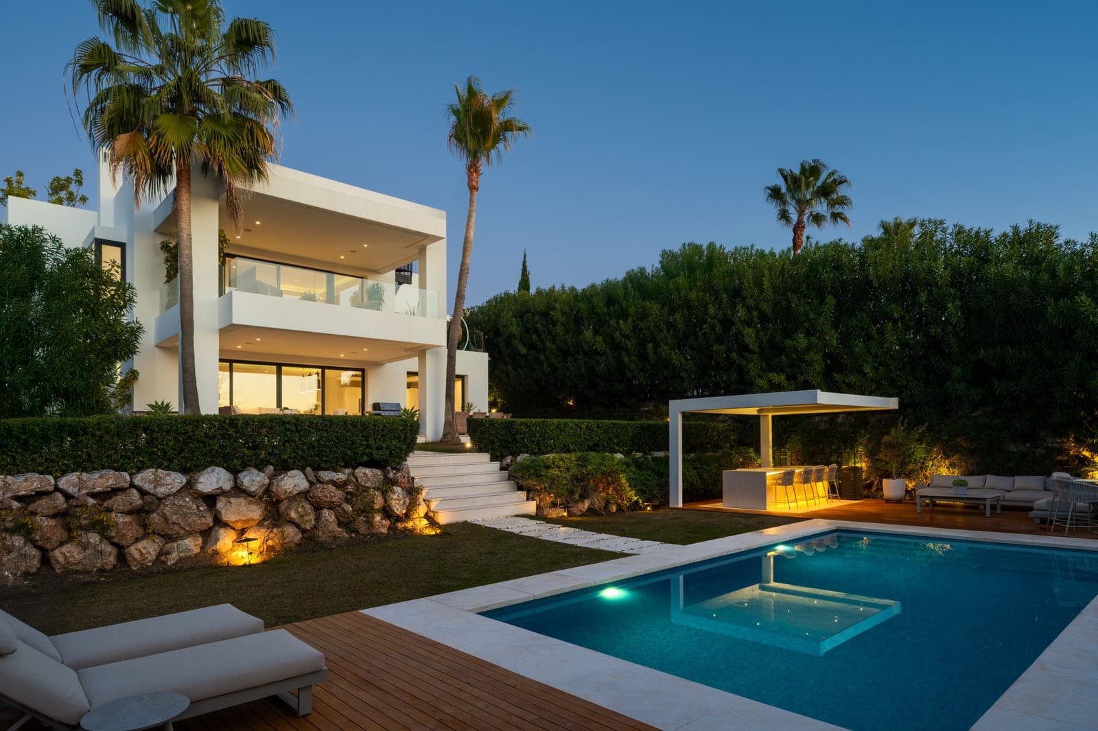 6 bedroom Villa for sale in Marbella with pool garage - € 3,980,000 (Ref: 9665567)