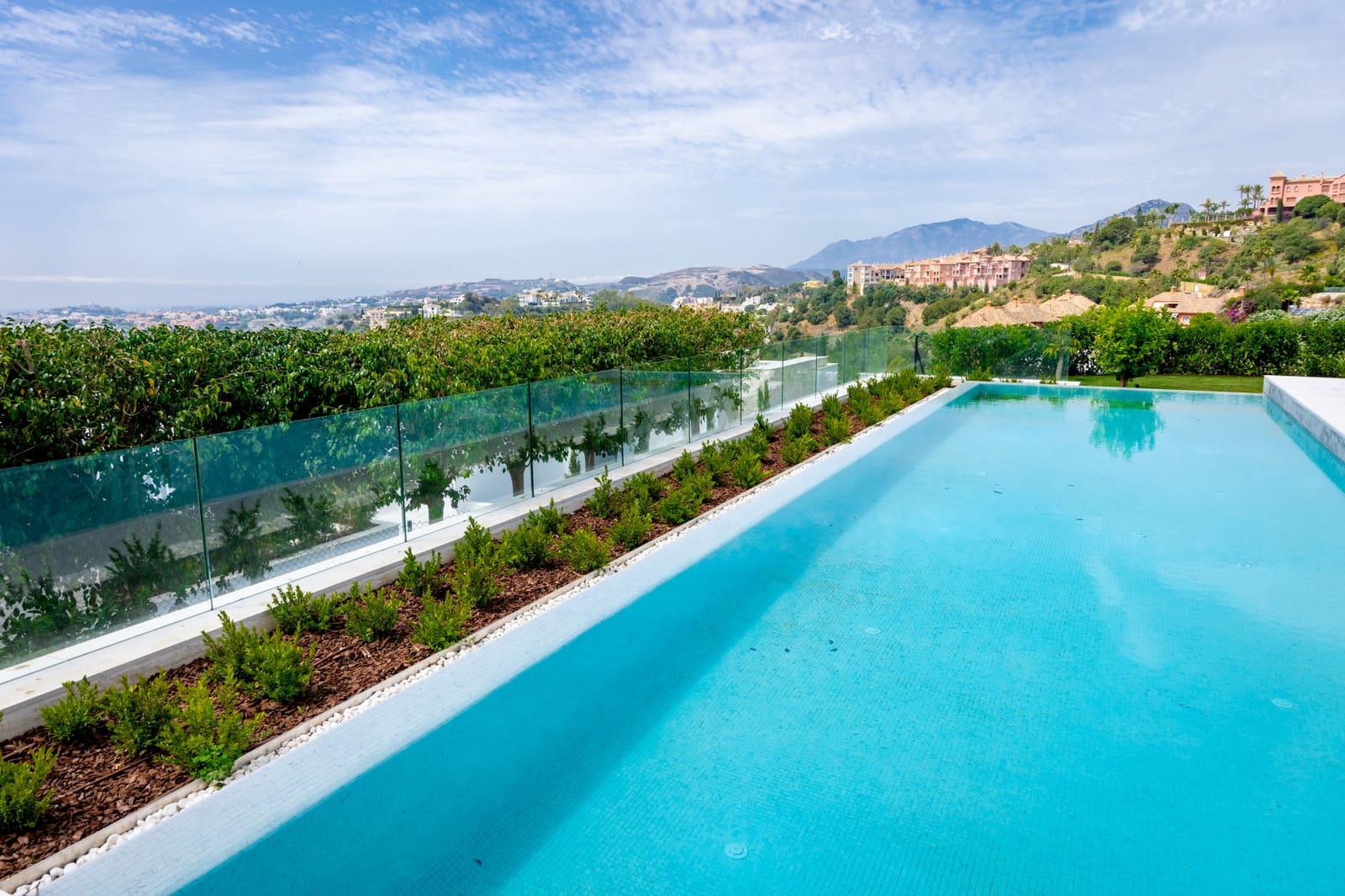 8 bedroom Villa for sale in Benahavis with pool garage - € 18,650,000 (Ref: 9679305)