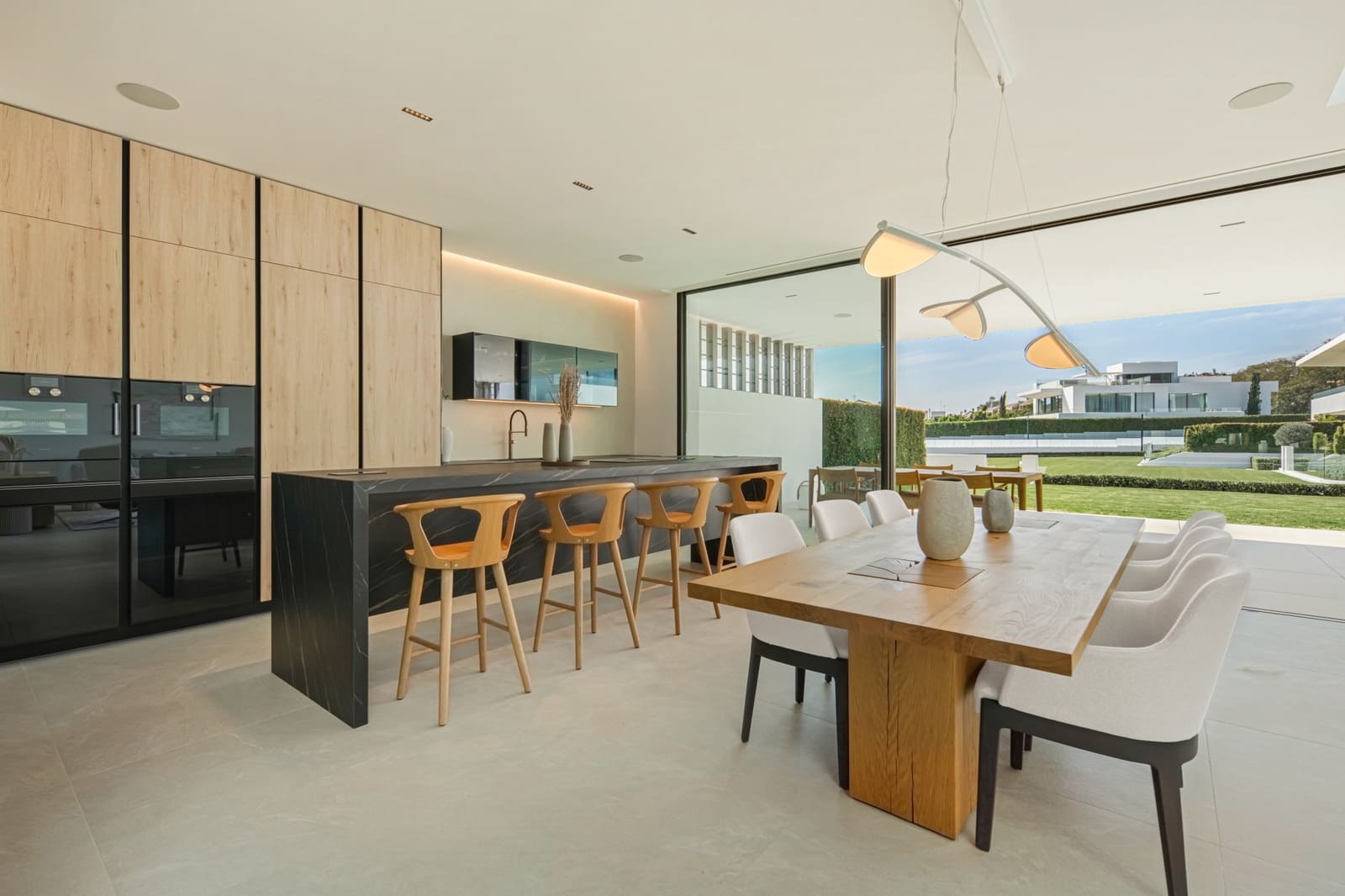 3 makuuhuone Huvila myytävänä paikassa Marbella mukana uima-altaan 
autotalli - 6 300 000 € (Ref: 9685737)