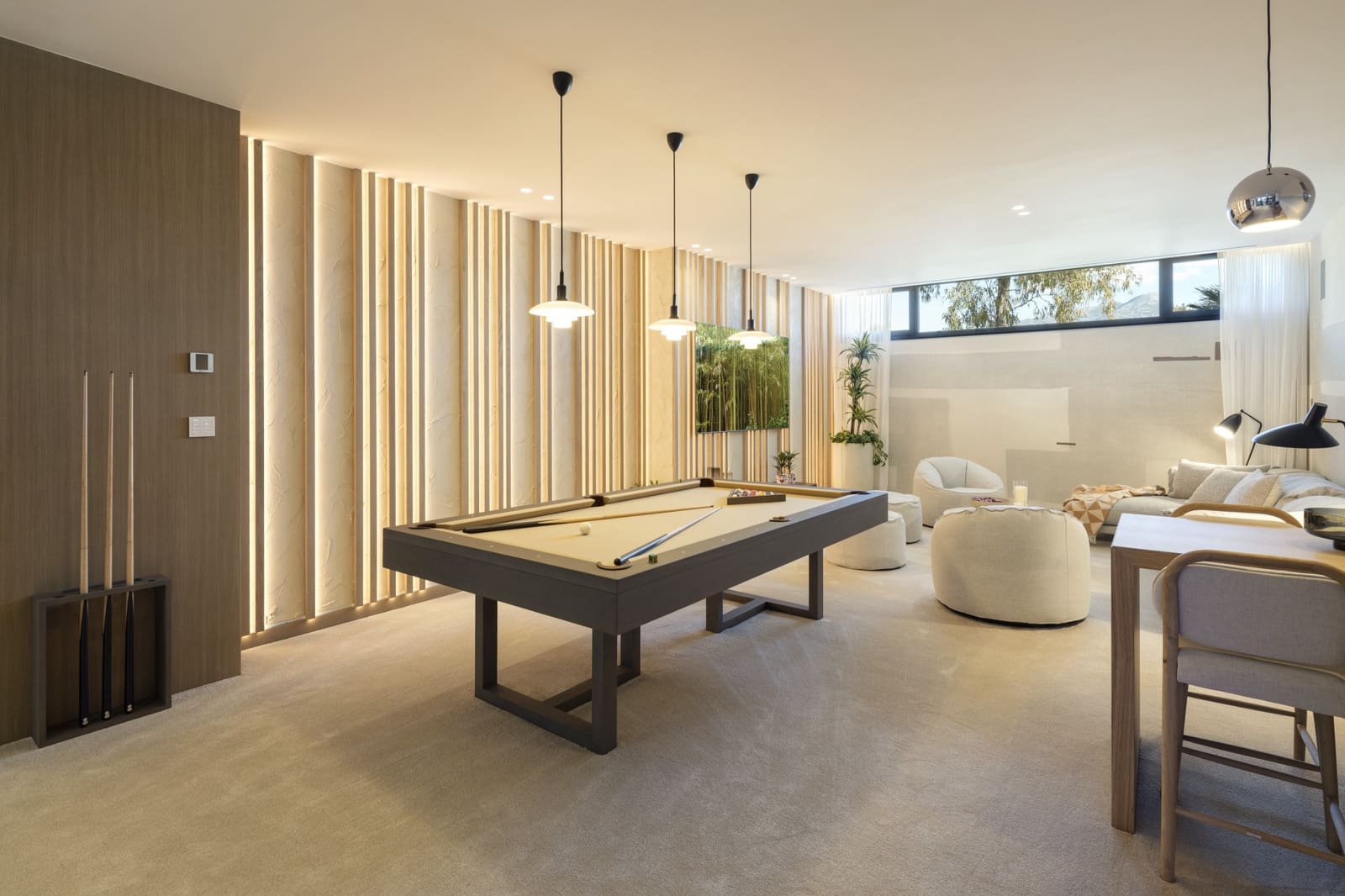 5 bedroom Villa for sale in La Quinta with pool garage - € 5,495,000 (Ref: 9685738)