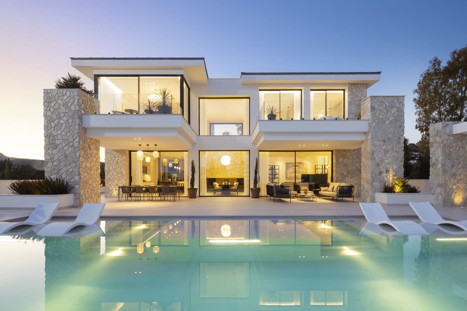 5 bedroom Villa for sale in La Quinta with pool garage - € 5,495,000 (Ref: 9685738)