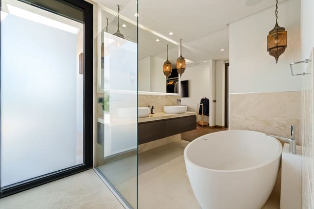 6 sypialnia Willa na sprzedaż w Los Naranjos, Marbella z basenem garażem - 4 190 000 € (Ref: 9688626)