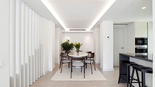 6 soverom Villa til salgs i Los Naranjos, Marbella med svømmebasseng garasje - € 2 495 000 (Ref: 9688628)