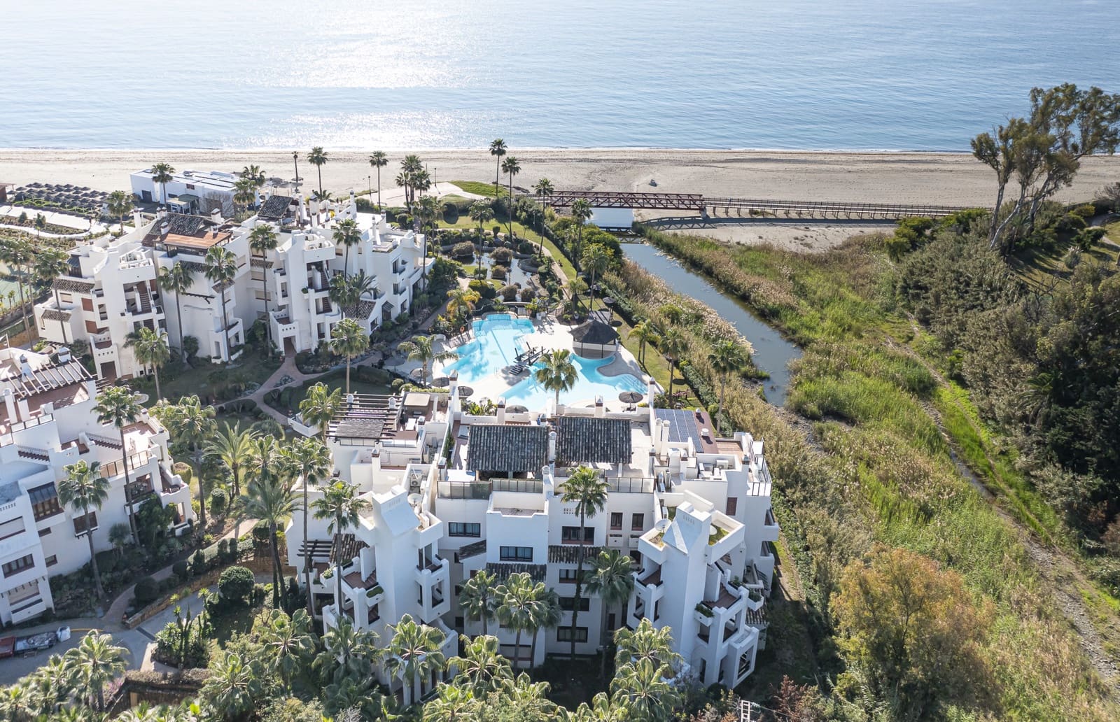 3 chambre Appartement à vendre à Estepona avec piscine garage - 1 995 000 € (Ref: 9688631)