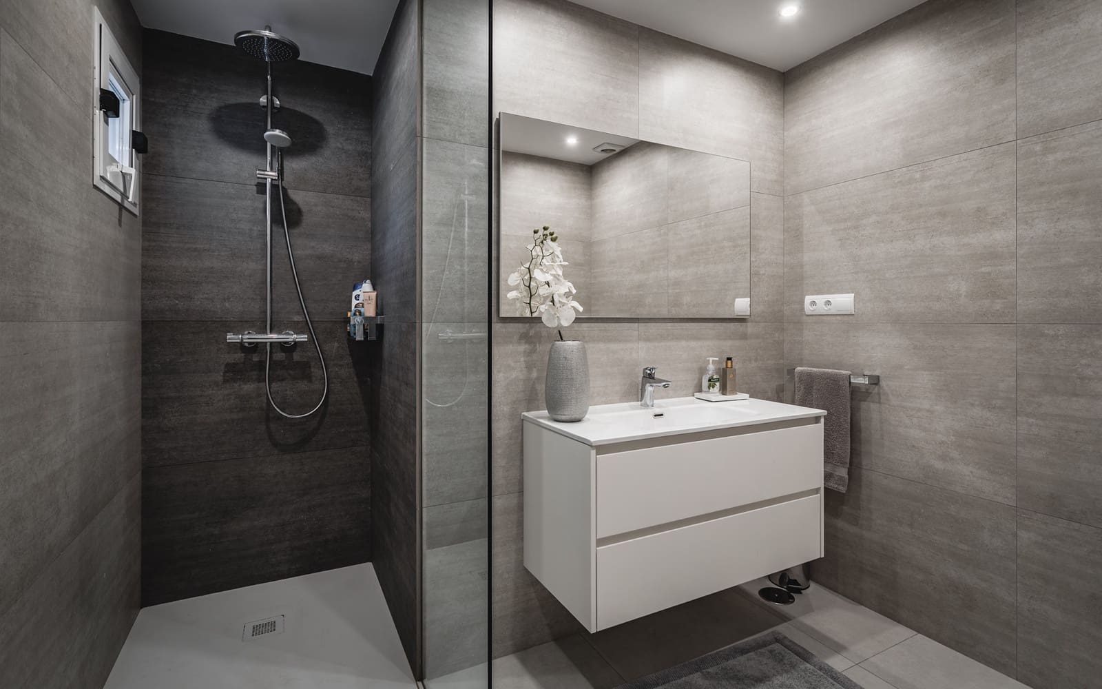 3 bedroom Apartment for sale in Marbella with pool garage - € 3,850,000 (Ref: 9688632)