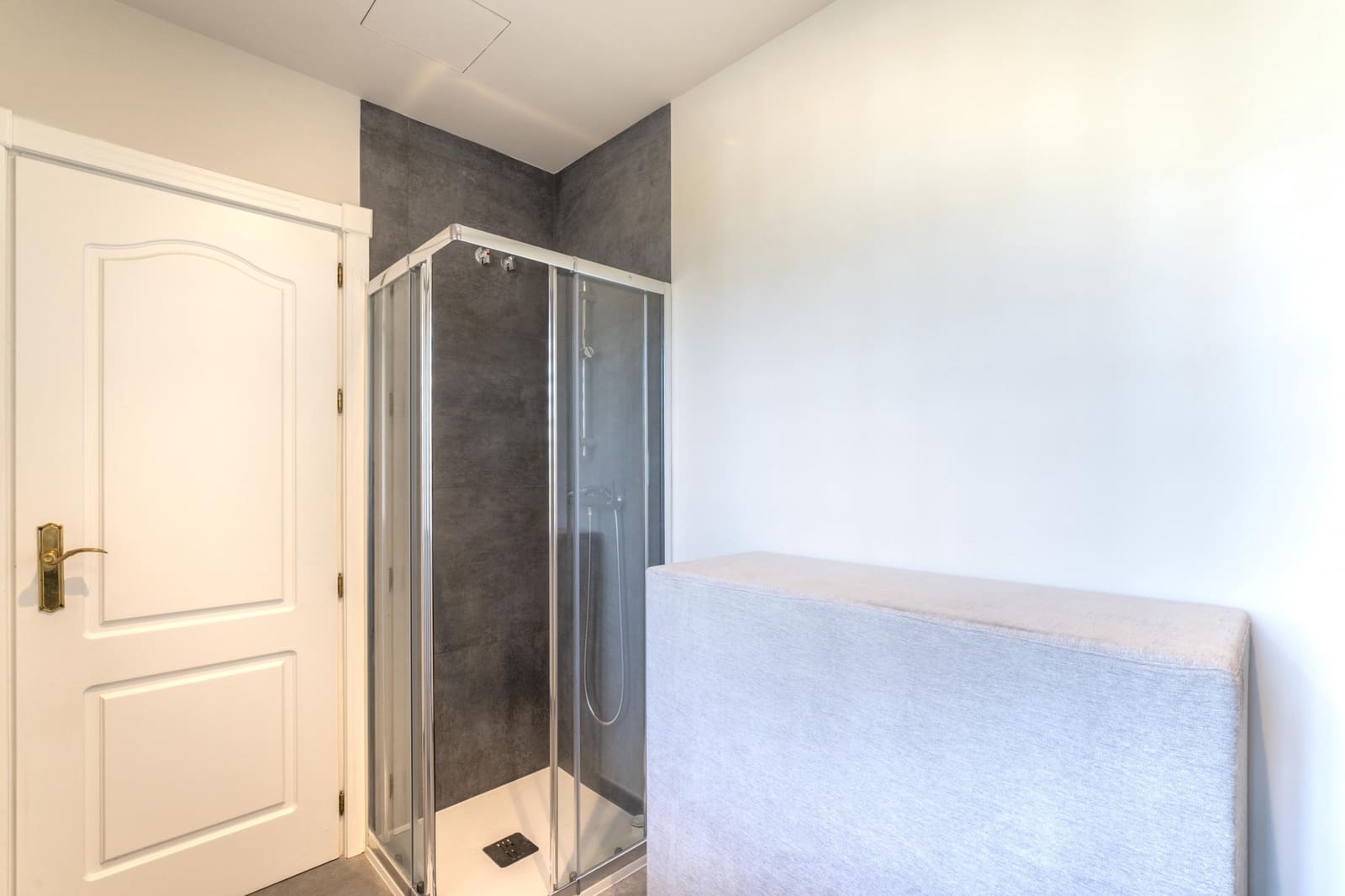 2 soverom Leilighet til salgs i Marbella med svømmebasseng garasje - € 2 600 000 (Ref: 9688633)