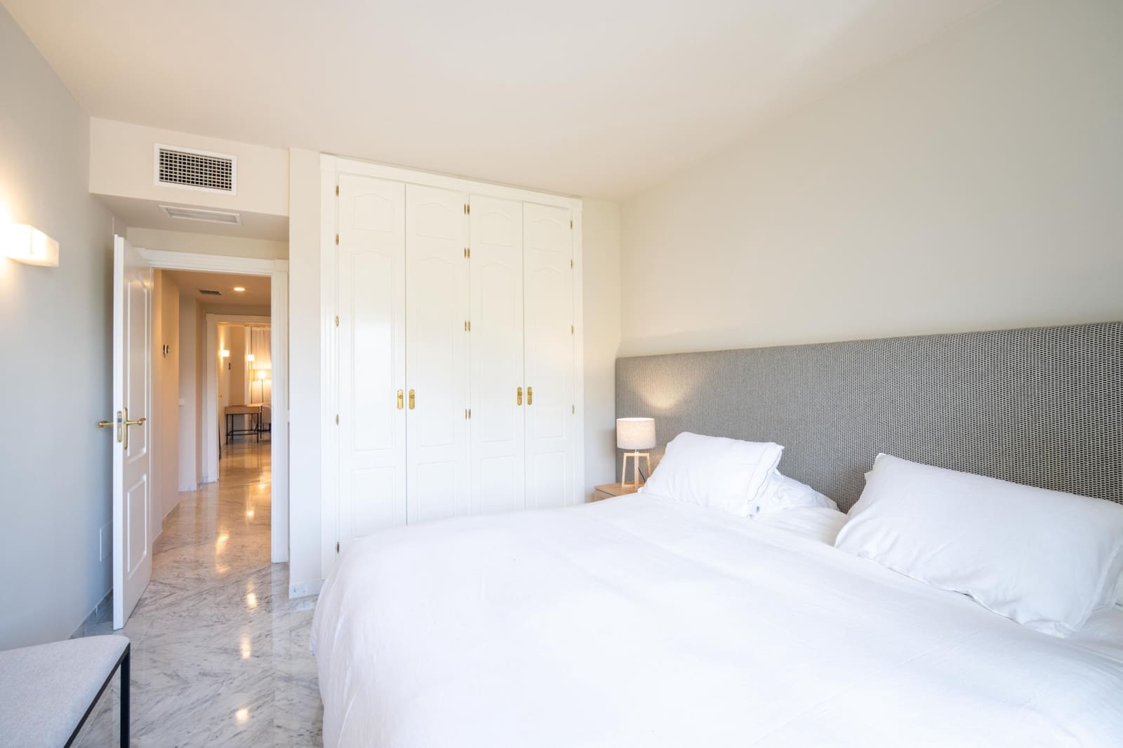 2 bedroom Apartment for sale in Marbella with pool garage - € 2,600,000 (Ref: 9688633)