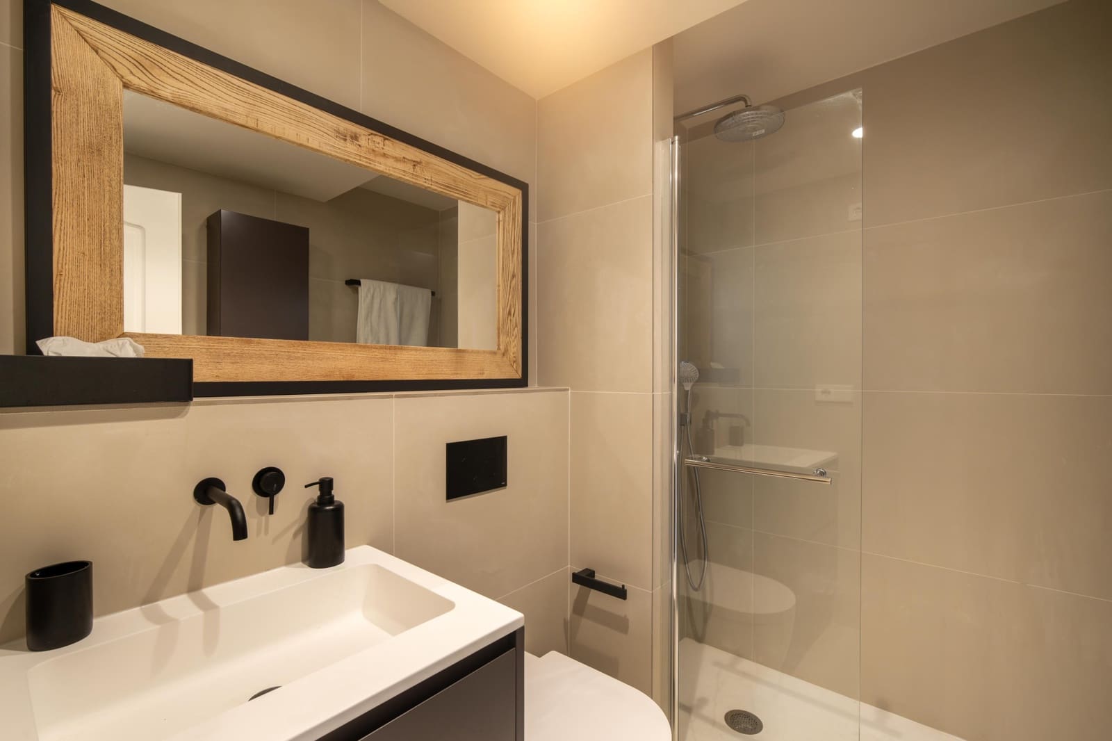 2 bedroom Apartment for sale in Marbella with pool garage - € 2,600,000 (Ref: 9688633)