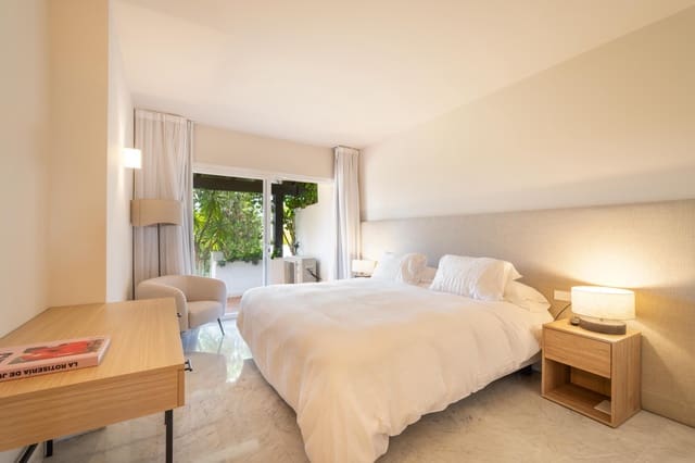 2 quarto Apartamento para venda em Lomas De Marbella, Marbella com piscina garagem - 2 600 000 € (Ref: 9688633)