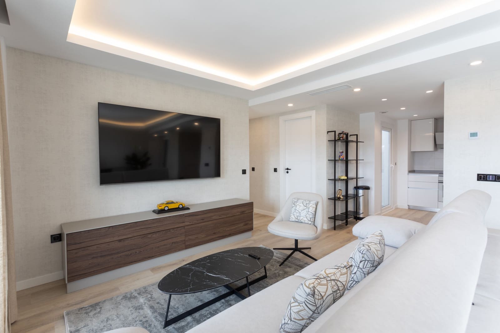 4 sypialnia Penthouse na sprzedaż w Marbella z basenem garażem - 1 690 000 € (Ref: 9688635)