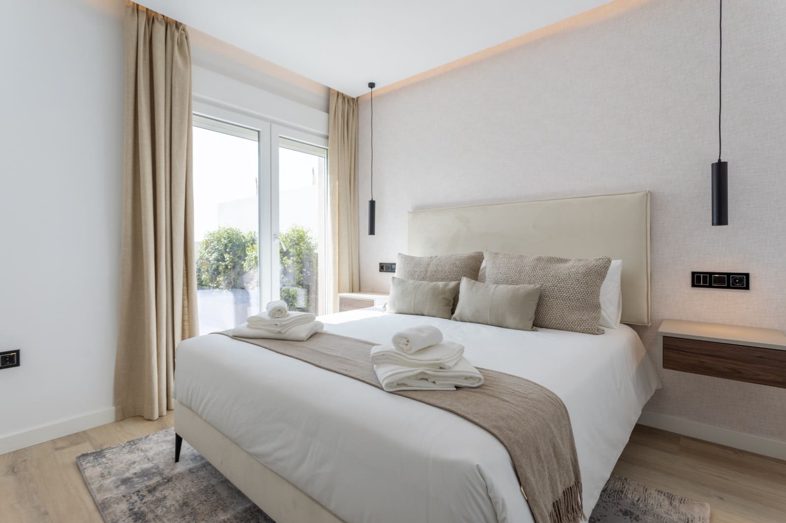 4 sypialnia Penthouse na sprzedaż w Marbella z basenem garażem - 1 690 000 € (Ref: 9688635)