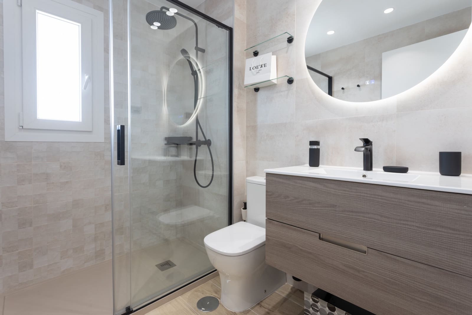 4 sypialnia Penthouse na sprzedaż w Marbella z basenem garażem - 1 690 000 € (Ref: 9688635)