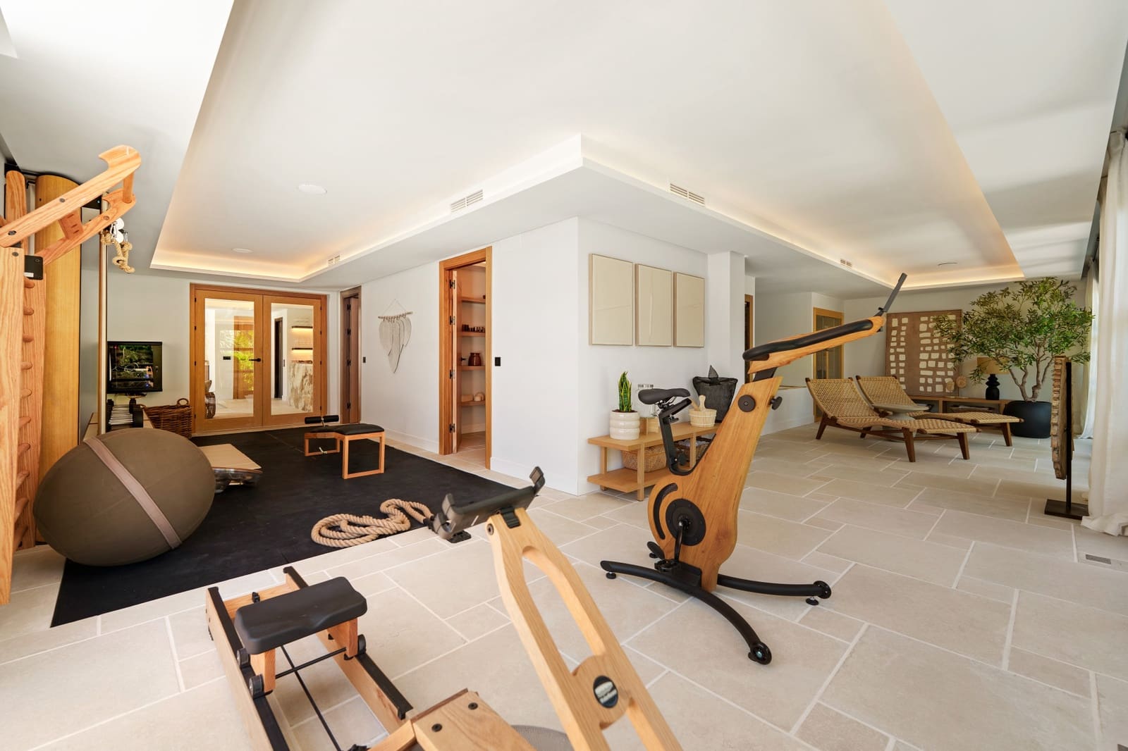 6 bedroom Villa for sale in Nueva Andalucia with pool garage - € 9,950,000 (Ref: 9697876)