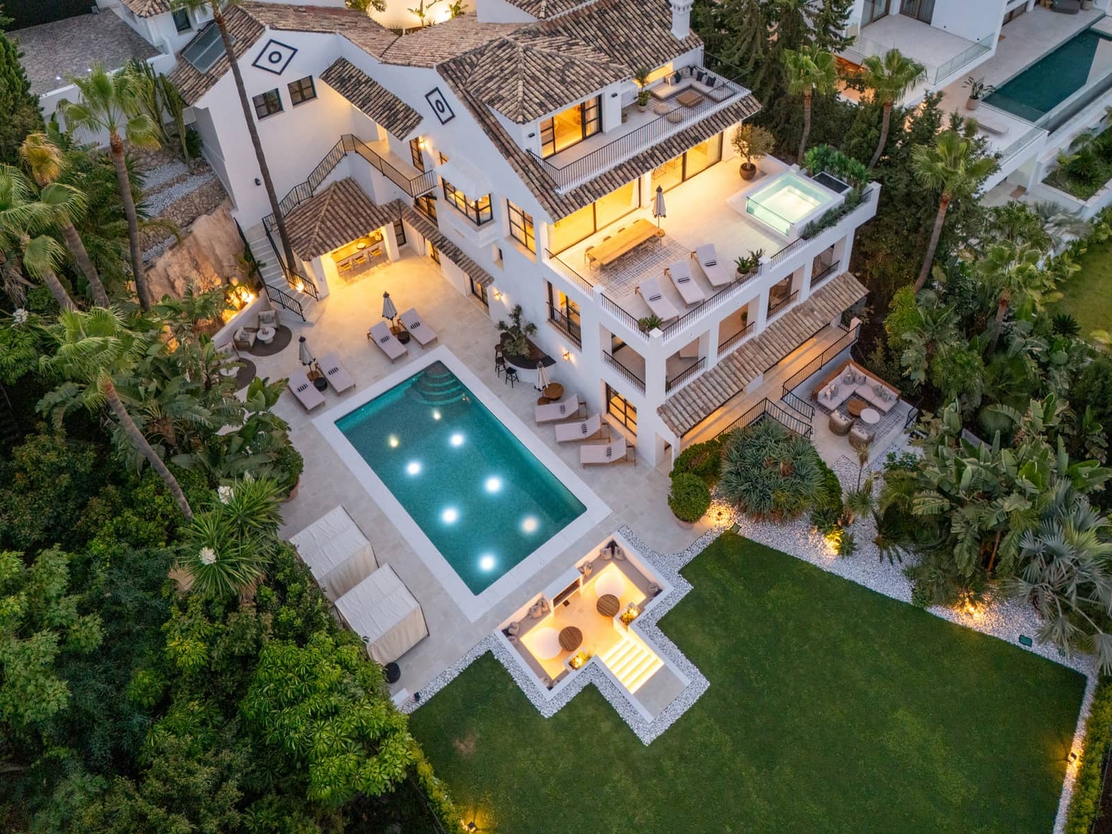 6 bedroom Villa for sale in Nueva Andalucia with pool garage - € 9,950,000 (Ref: 9697876)