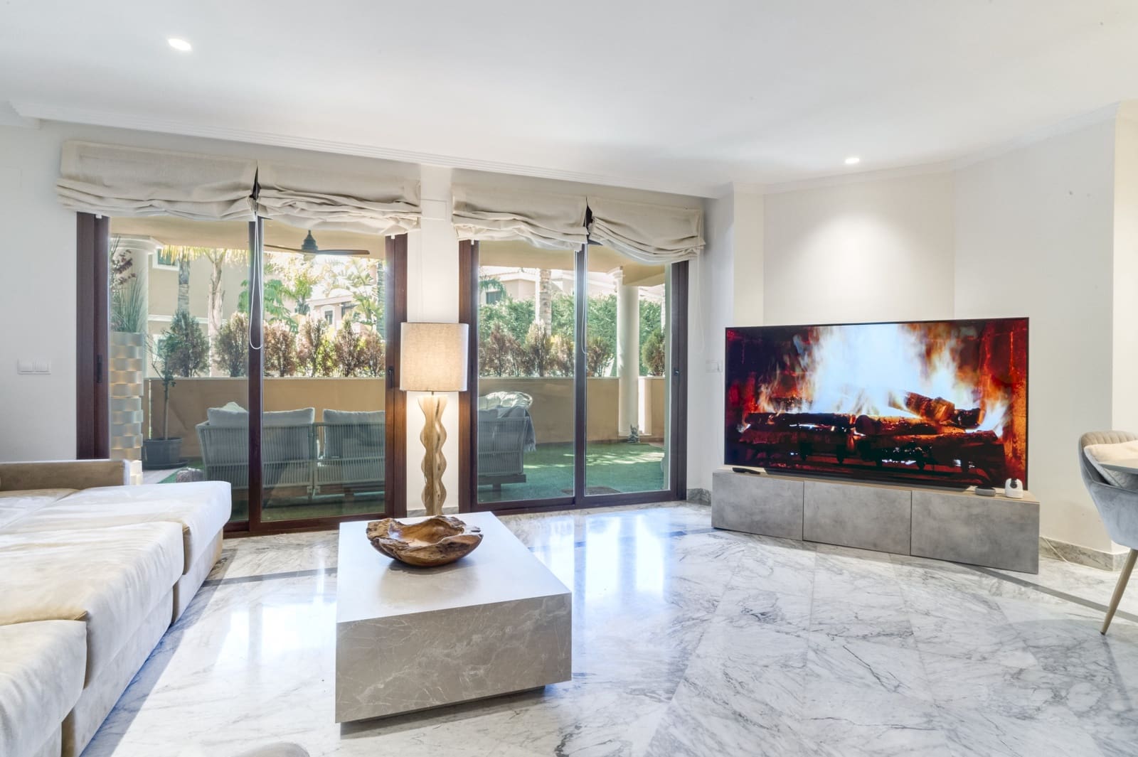 2 bedroom Apartment for sale in Marbella with pool garage - € 950,000 (Ref: 9697877)