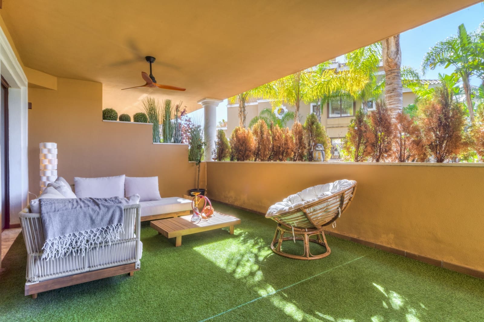 2 bedroom Apartment for sale in Marbella with pool garage - € 950,000 (Ref: 9697877)