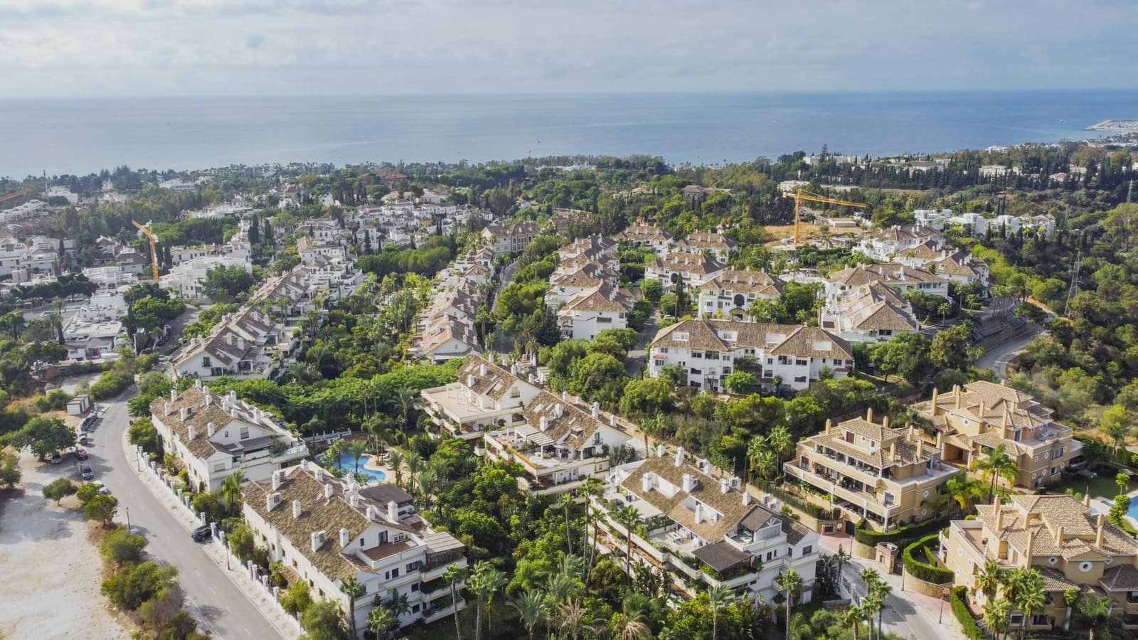 2 bedroom Apartment for sale in Marbella with pool garage - € 950,000 (Ref: 9697877)