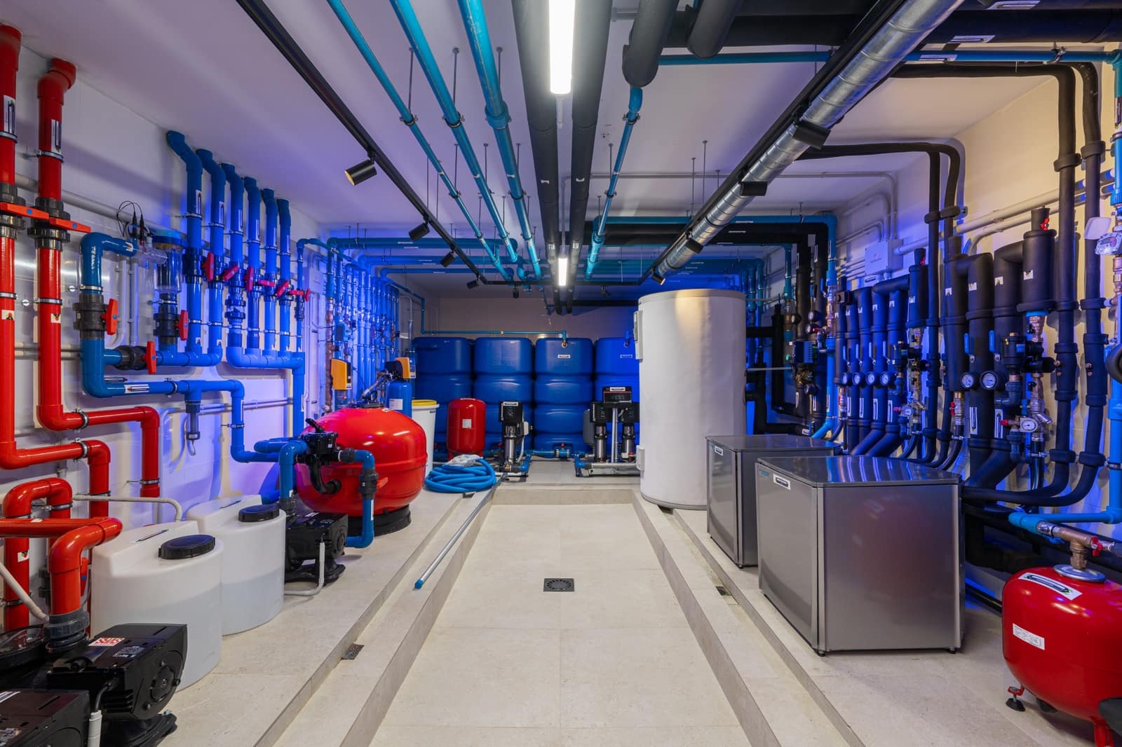 5 bedroom Villa for sale in Marbella with pool garage - € 14,995,000 (Ref: 9709186)