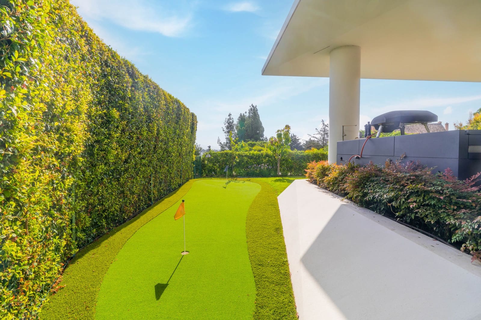 4 bedroom Villa for sale in Marbella with pool garage - € 4,295,000 (Ref: 9716784)