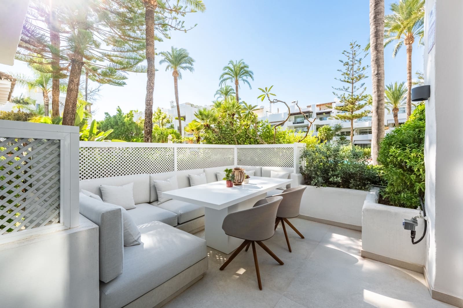 1 quarto Apartamento para venda em Marbella com piscina garagem - 1 090 000 € (Ref: 9726164)