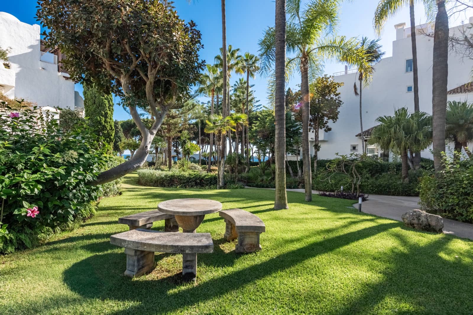 1 quarto Apartamento para venda em Marbella com piscina garagem - 1 090 000 € (Ref: 9726164)