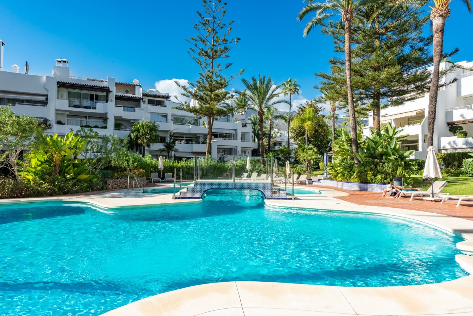 1 quarto Apartamento para venda em Marbella com piscina garagem - 1 090 000 € (Ref: 9726164)