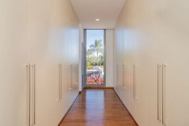 5 soveværelse Semi-Rækkehus til salg i Sierra Blanca, Marbella med swimmingpool garage - € 3.000.000 (Ref: 9734215)