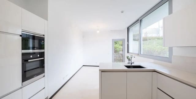 5 bedroom Semi-detached Villa for sale in Sierra Blanca, Marbella with pool garage - € 3,000,000 (Ref: 9734215)