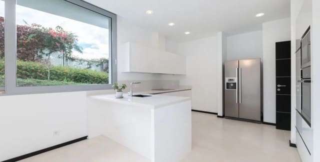 5 bedroom Semi-detached Villa for sale in Sierra Blanca, Marbella with pool garage - € 3,000,000 (Ref: 9734215)