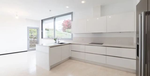 5 bedroom Semi-detached Villa for sale in Sierra Blanca, Marbella with pool garage - € 3,000,000 (Ref: 9734215)