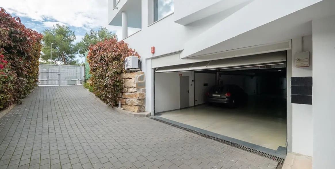 5 makuuhuone Paritalo myytävänä paikassa Marbella mukana uima-altaan 
autotalli - 3 000 000 € (Ref: 9734215)