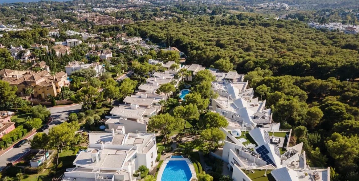 5 makuuhuone Paritalo myytävänä paikassa Marbella mukana uima-altaan 
autotalli - 3 000 000 € (Ref: 9734215)