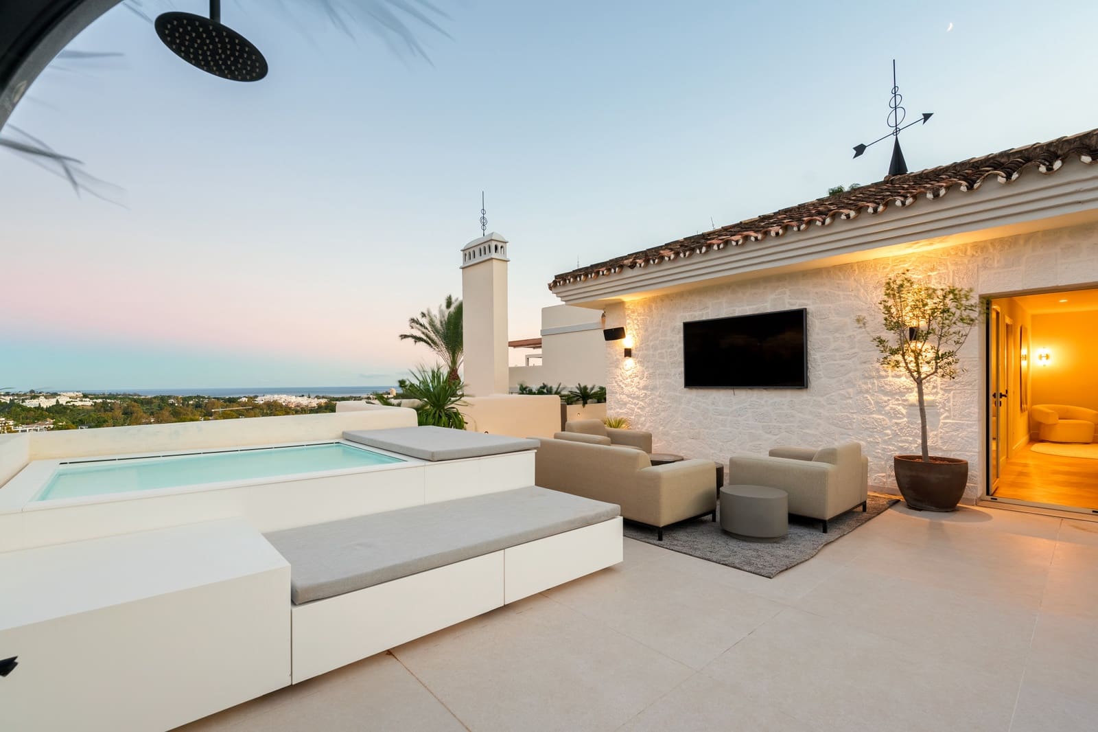 3 soverom Penthouse til salgs i Marbella med svømmebasseng garasje - € 2 750 000 (Ref: 9741433)