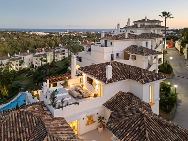 3 soverom Penthouse til salgs i Los Naranjos, Marbella med svømmebasseng garasje - € 2 750 000 (Ref: 9741433)