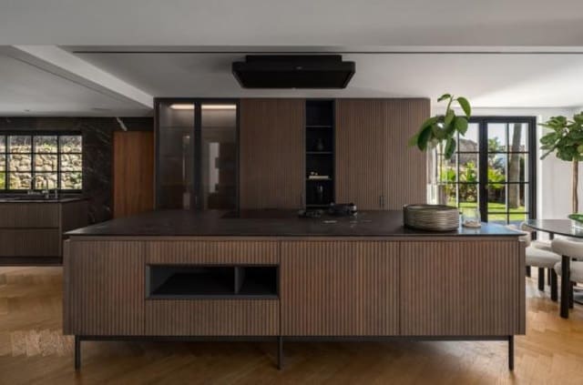 4 makuuhuone Huvila myytävänä paikassa Los Naranjos, Marbella mukana uima-altaan 
autotalli - 4 250 000 € (Ref: 9744007)