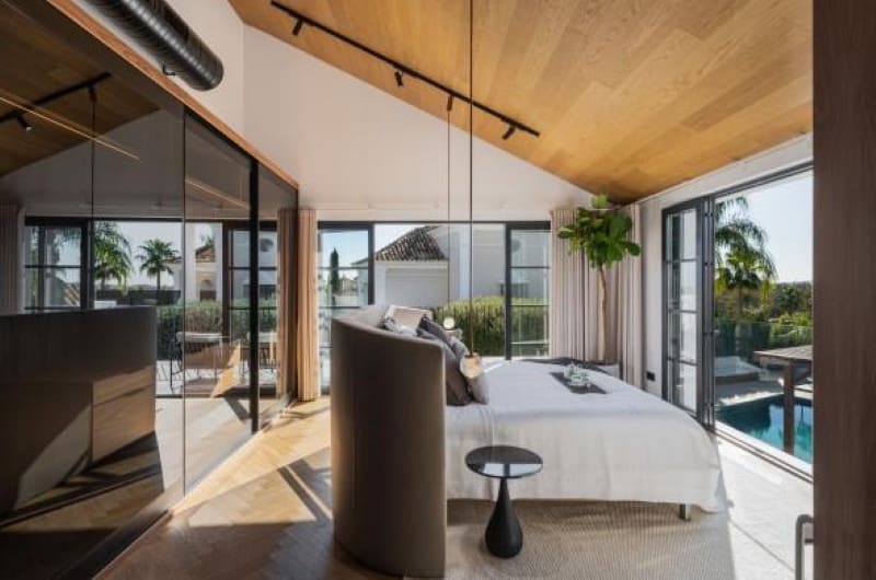 4 makuuhuone Huvila myytävänä paikassa Nueva Andalucia mukana uima-altaan 
autotalli - 4 250 000 € (Ref: 9744007)