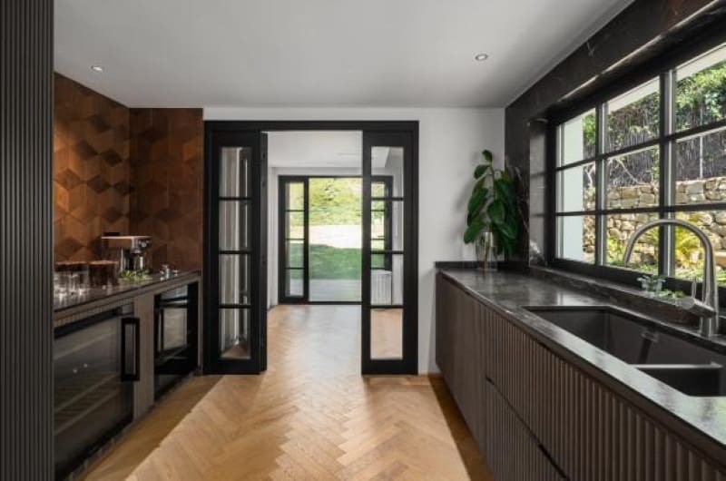 4 makuuhuone Huvila myytävänä paikassa Nueva Andalucia mukana uima-altaan 
autotalli - 4 250 000 € (Ref: 9744007)