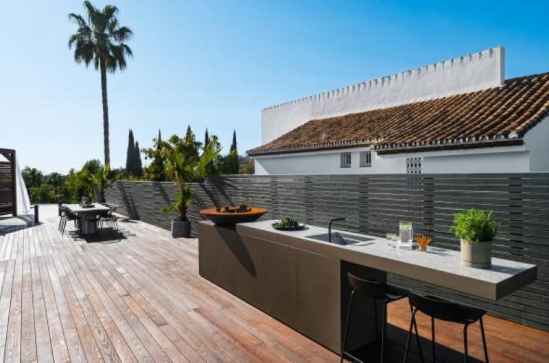 4 makuuhuone Huvila myytävänä paikassa Nueva Andalucia mukana uima-altaan 
autotalli - 4 250 000 € (Ref: 9744007)